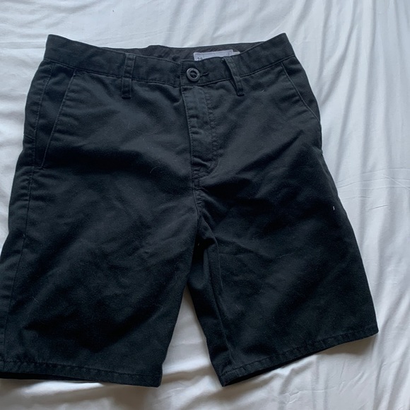 Short volcom - Picture 1 of 4